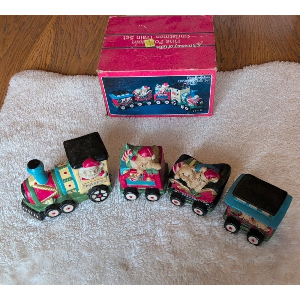 Vintage‎ Fine Porcelain Christmas Train Santa And Friends 4 Piece Engine Caboose